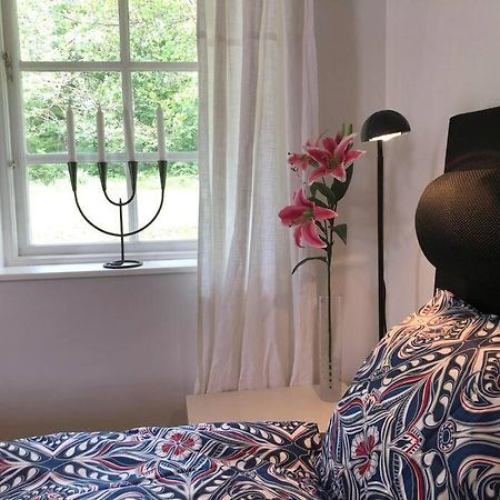 Вілла Lilla Huset Med Stor Traedgardstomt Naera Golf Och Hav Труса Екстер'єр фото