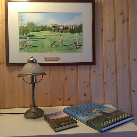 Вілла Lilla Huset Med Stor Traedgardstomt Naera Golf Och Hav Труса Екстер'єр фото