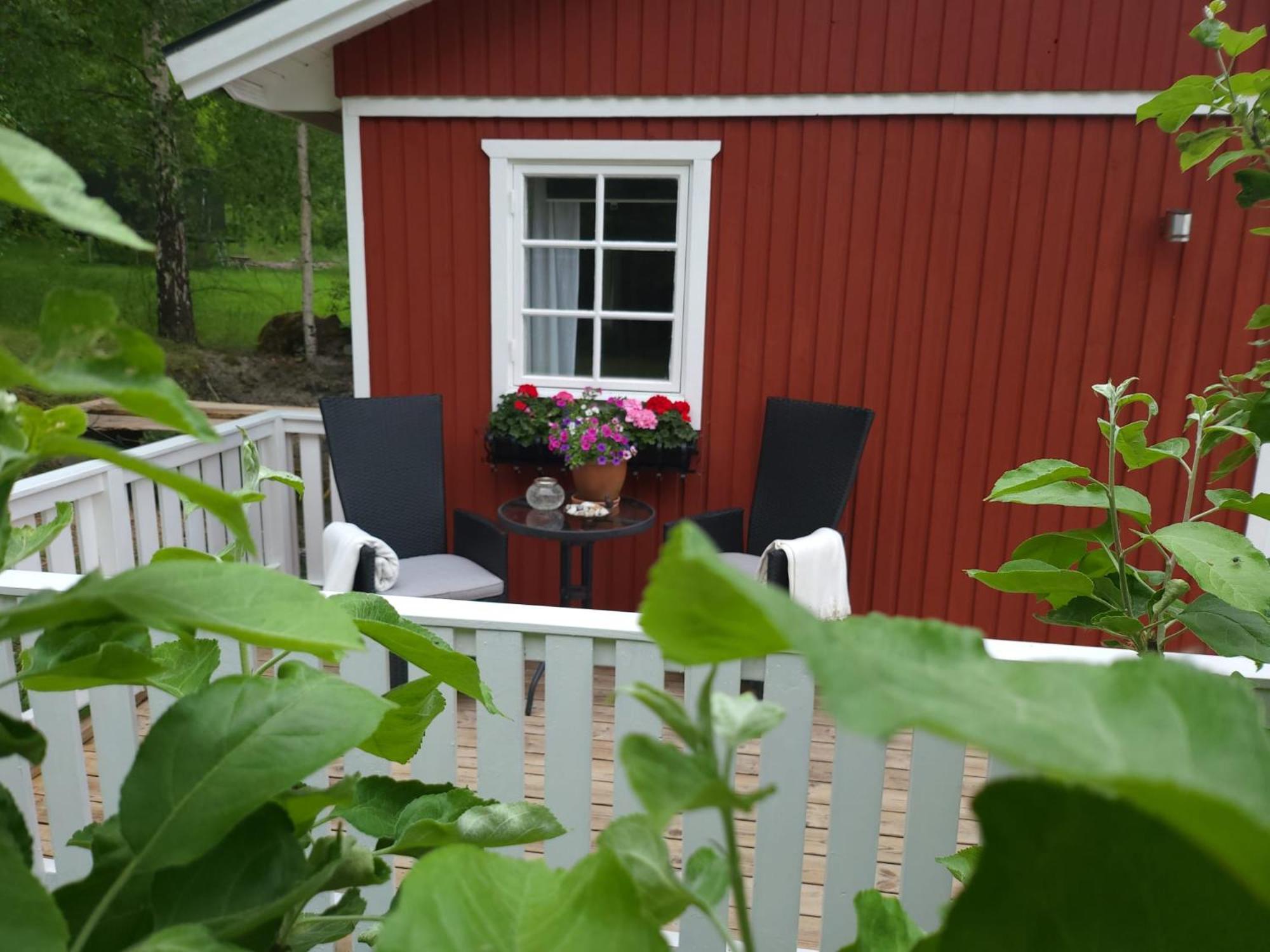 Вілла Lilla Huset Med Stor Traedgardstomt Naera Golf Och Hav Труса Екстер'єр фото
